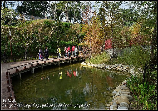 【台中景點】美麗的錯誤‧秋紅谷廣場/日夜皆美的秋紅谷公園 @假日農夫愛趴趴照