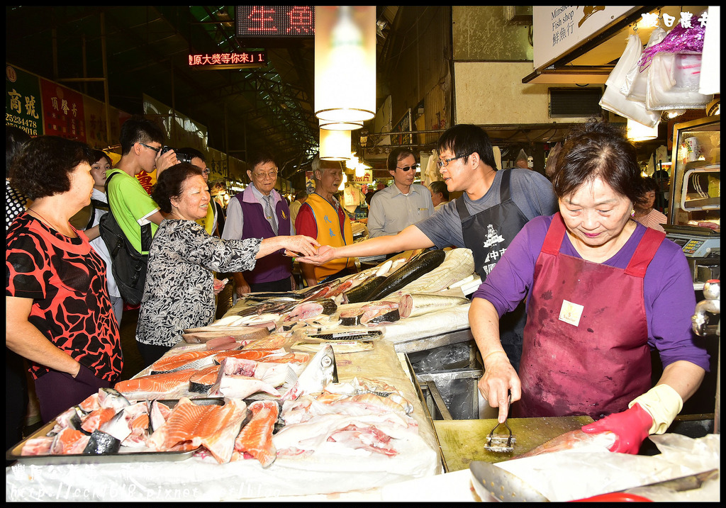 【活動報導】臺中豐原第一公有零售市場獲得「104年優良市集暨樂活名攤」認證．來菜市場吃美食 @假日農夫愛趴趴照