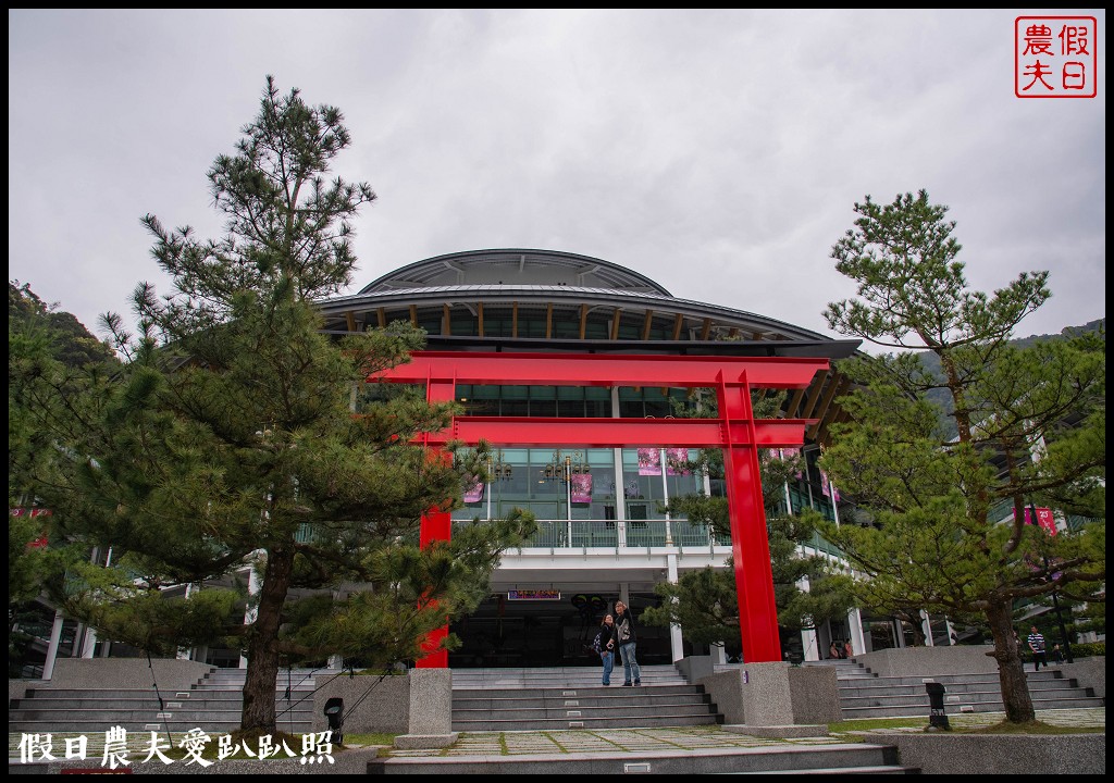 日月潭纜車站停車場富士櫻盛開，搭纜車體驗空拍機視角賞櫻花 @假日農夫愛趴趴照