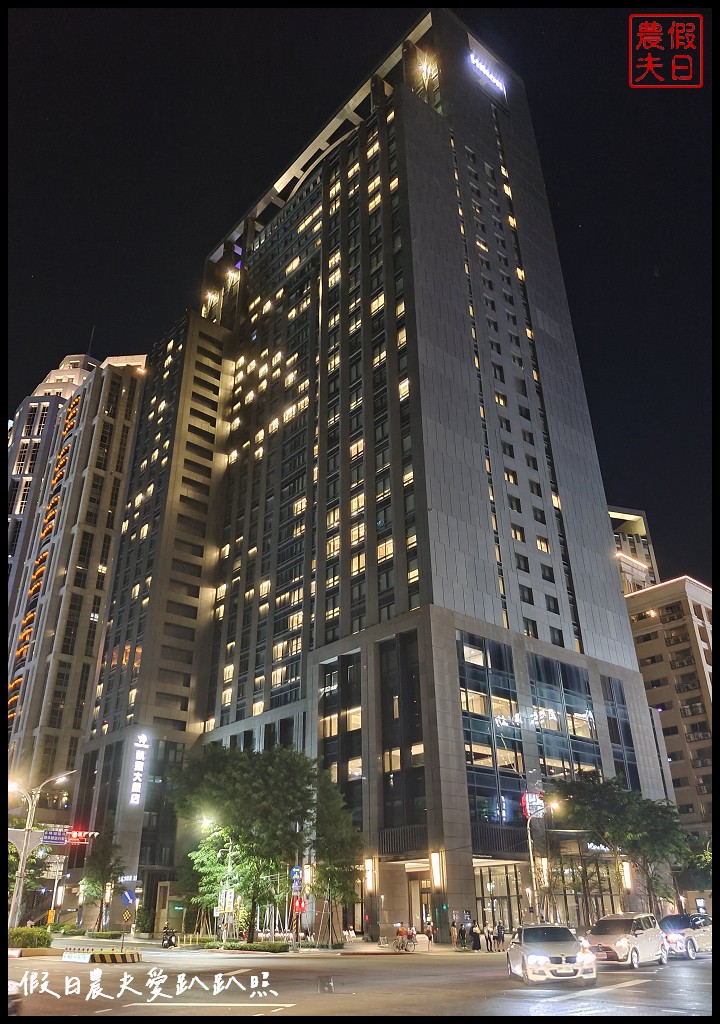 新北耶誕城住宿推薦|網美游泳池超好拍．還可以邊游邊看夜景|板橋凱撒大飯店 @假日農夫愛趴趴照