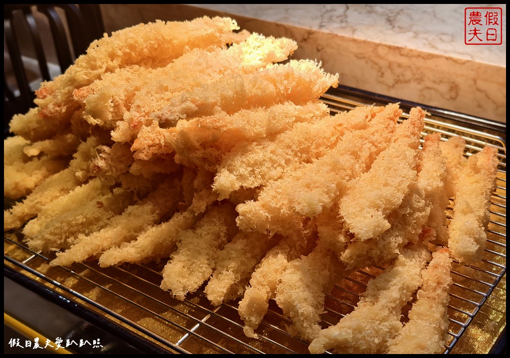 台中人氣吃到飽推薦|潮港城太陽百匯．魚市場海鮮直送/釜山海鮮季．四人同行送巨無霸泰國蝦 @假日農夫愛趴趴照